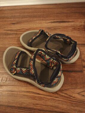 Teva Sports Sandals Women's Size 5 Rubber Sole Multicolor Adjustable Straps